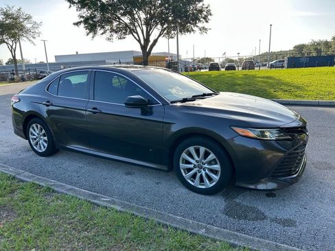 Used 2020 Toyota Camry LE FWD image 8