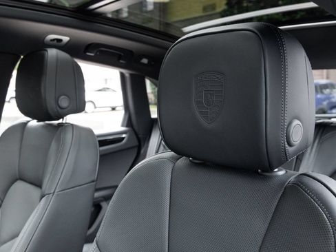 Certified 2026 Porsche Macan AWD/4WD image 22