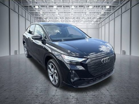 Used 2023 Audi Q4 e-tron Premium Plus w/ Premium Plus AWD/4WD image 7
