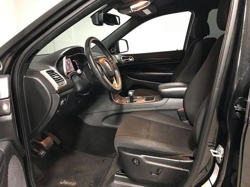 Used 2014 Jeep Grand Cherokee Laredo w/ 18" Wheel & 8.4" Radio Group image 10