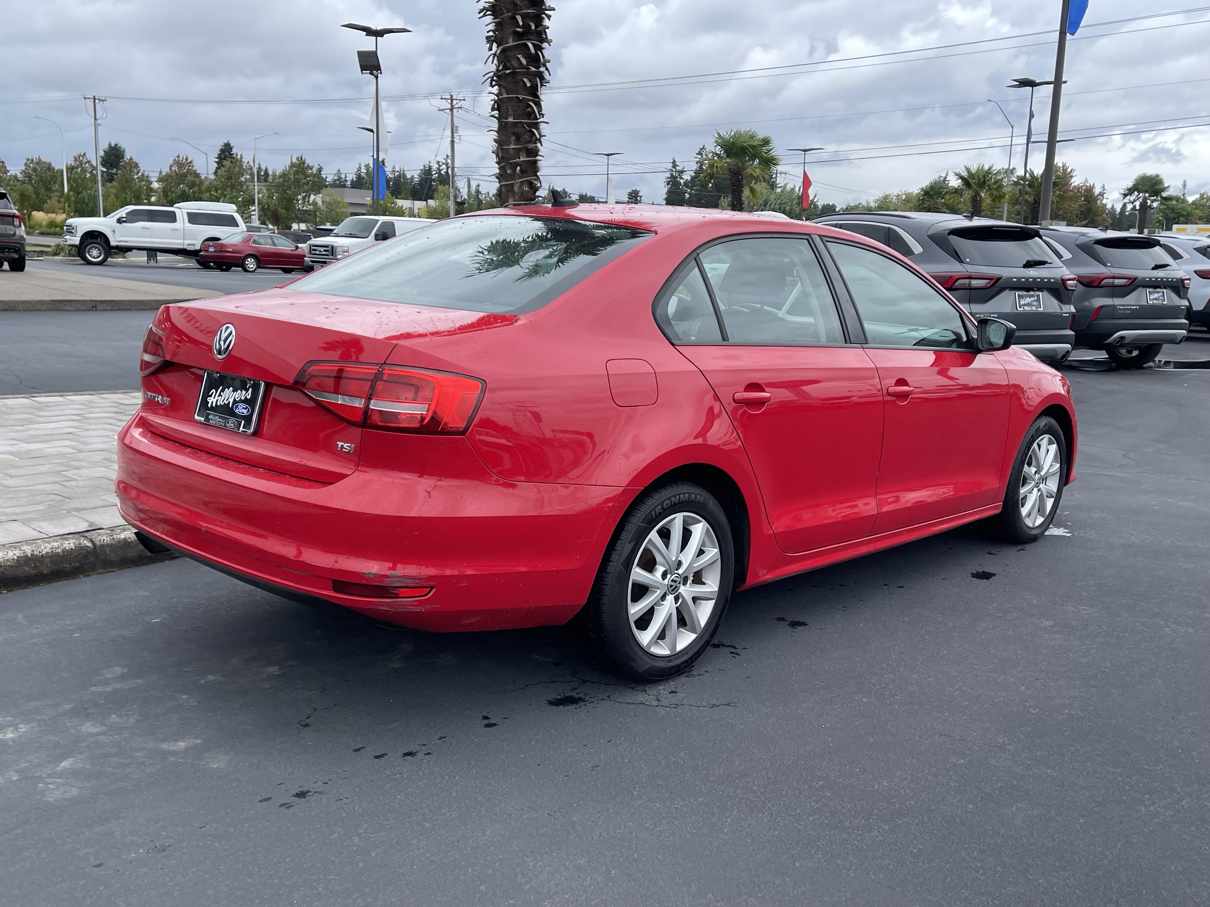 Used 2015 Volkswagen Jetta SE FWD image 3