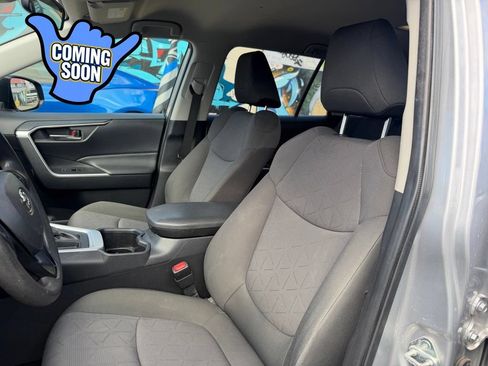 Used 2022 Toyota RAV4 XLE FWD image 12