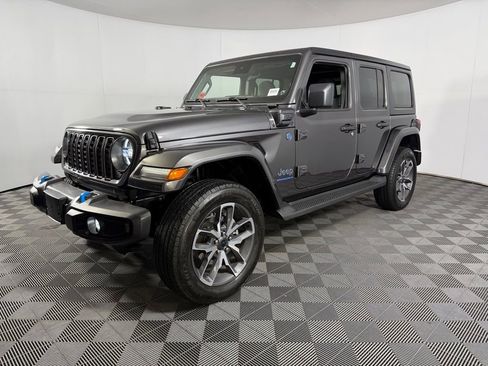 Used 2024 Jeep Wrangler Unlimited w/ Convenience Group image 3