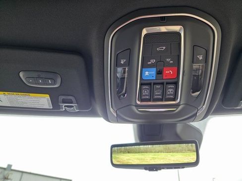 New 2025 Jeep Grand Cherokee Limited w/ Luxury Tech Group II image 43