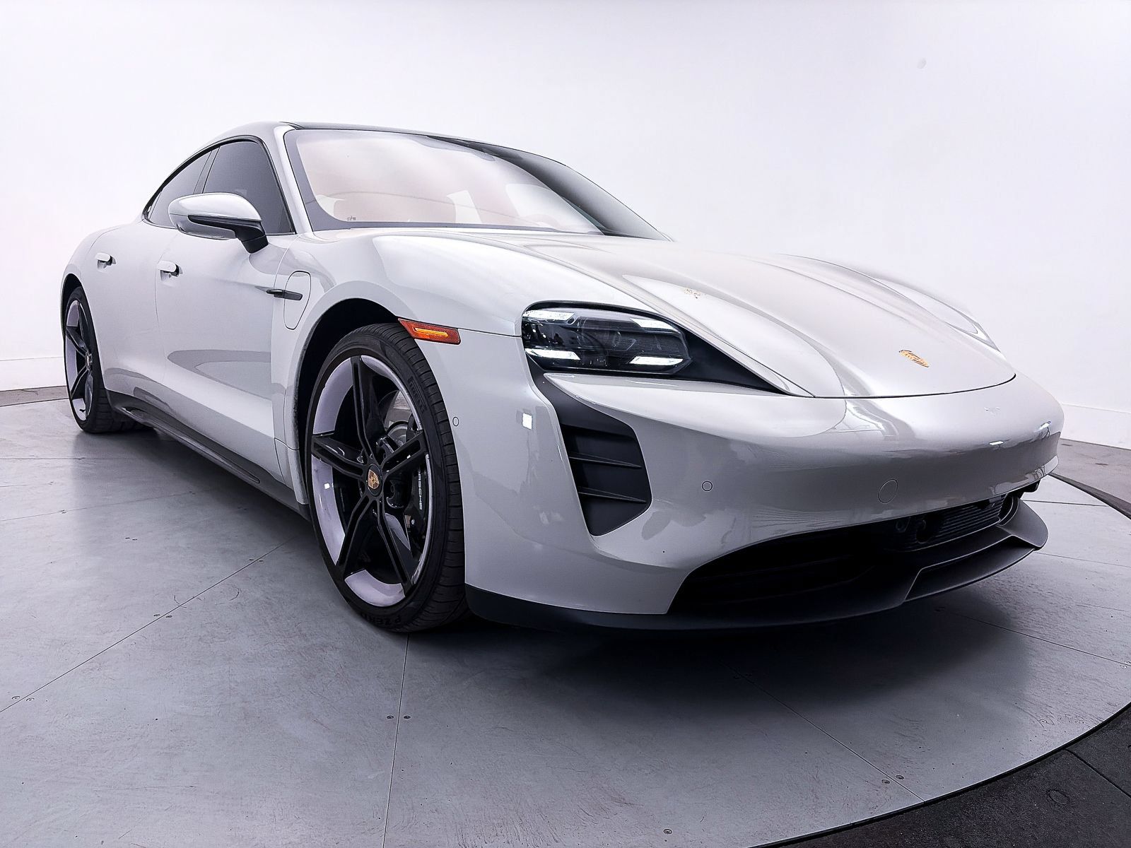 Used 2023 Porsche Taycan GTS AWD/4WD image 13