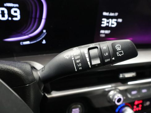 Used 2025 Kia Telluride S AWD/4WD image 37