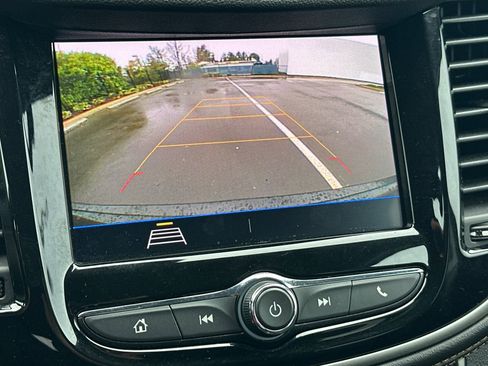 Used 2020 Chevrolet Trax LT image 19