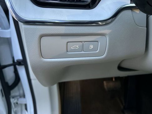 New 2026 Volvo XC60 T8 Ultra w/ Climate Package image 17