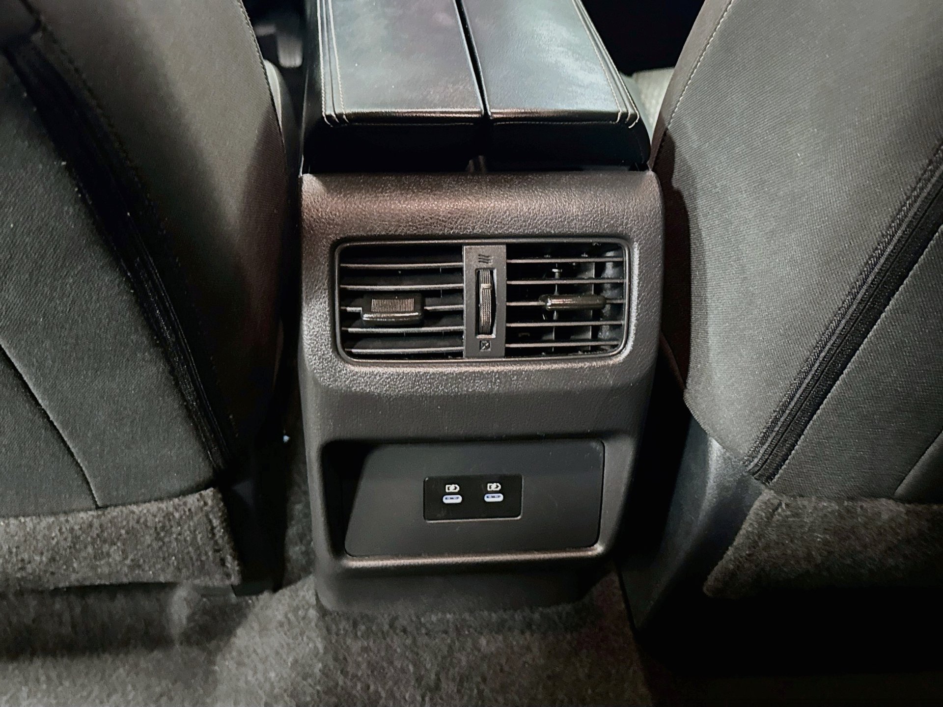 Used 2025 Nissan Rogue SV FWD image 23