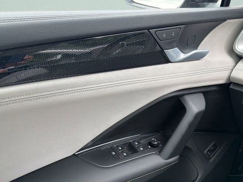 New 2026 Volkswagen Tiguan SE FWD image 20