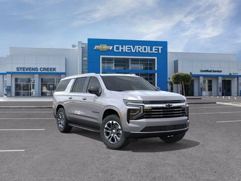 New 2026 Chevrolet Suburban LT w/ Sun And Tow Package AWD/4WD image 9