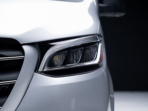 Used 2022 Mercedes-Benz Sprinter 144 Cargo image 10