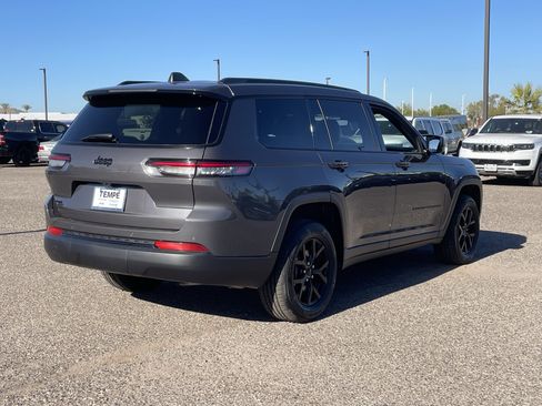 Certified 2024 Jeep Grand Cherokee L Laredo image 5