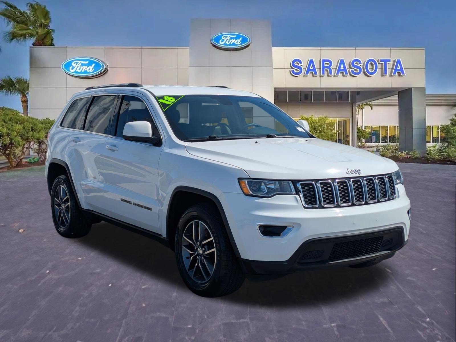 Used 2018 Jeep Grand Cherokee Laredo RWD image 1