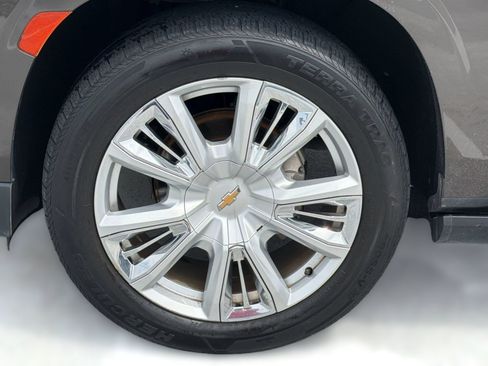 Used 2021 Chevrolet Tahoe High Country w/ Premium Package RWD image 12