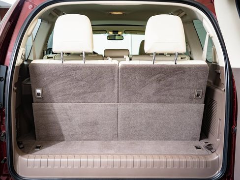 Used 2013 Lexus GX 460 Premium image 17