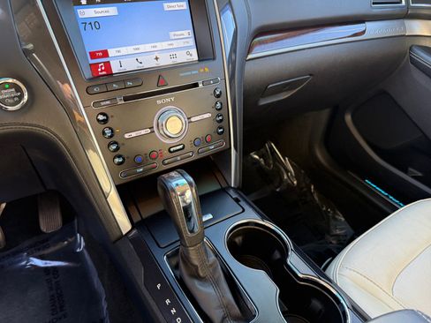Used 2017 Ford Explorer Platinum image 13