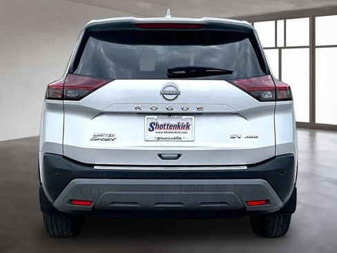 Used 2023 Nissan Rogue SV FWD image 5