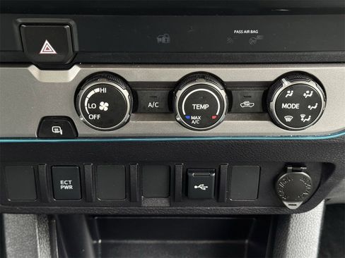 Used 2020 Toyota Tacoma SR image 17