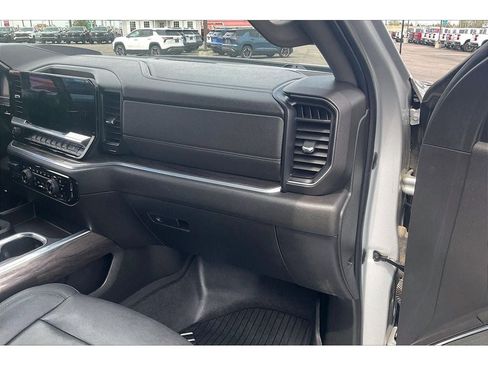 Used 2022 Chevrolet Silverado 1500 LTZ w/ Technology Package AWD/4WD image 17