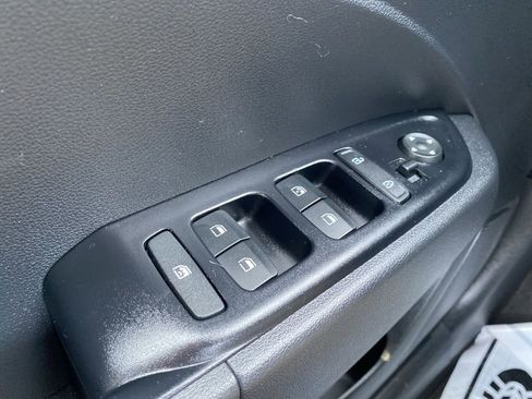 Certified 2023 Hyundai Venue SEL image 22