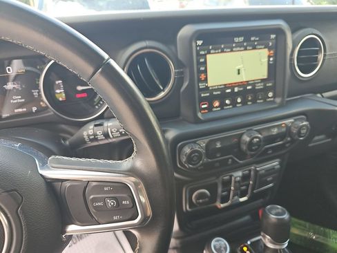 Used 2022 Jeep Wrangler Unlimited Sahara AWD/4WD image 6