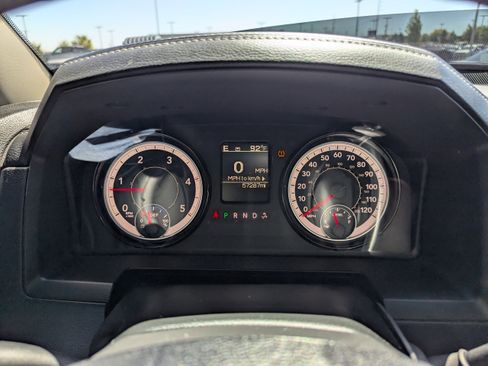 Used 2018 RAM 2500 Big Horn w/ Sport Appearance Group AWD/4WD image 18