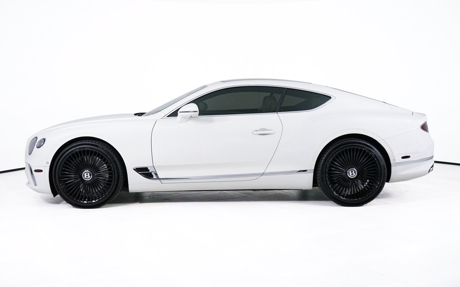 Used 2021 Bentley Continental GT AWD/4WD image 2