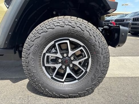 New 2026 Jeep Gladiator Rubicon w/ Safety Group AWD/4WD image 24