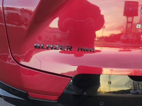 Certified 2025 Chevrolet Blazer RS w/ Driver Confidence II Package image 10