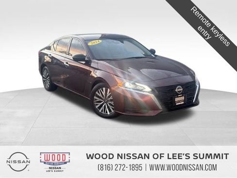 Used 2024 Nissan Altima 2.5 SV image 1