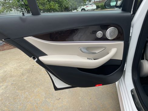 Certified 2022 Mercedes-Benz E 450 4MATIC Sedan image 37