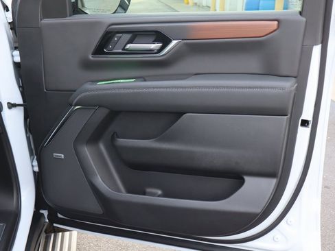 New 2026 GMC Yukon Denali w/ Sun & Power Step Package image 29