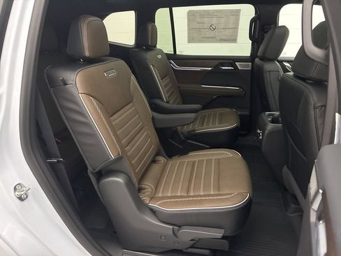 New 2026 GMC Acadia Denali Ultimate w/ LPO, All-Weather Package AWD/4WD image 71