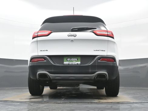 Used 2017 Jeep Cherokee Limited image 31