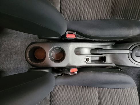 Used 2012 Nissan Versa SV image 27