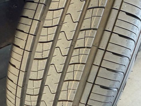 Certified 2023 Toyota Highlander XLE image 37