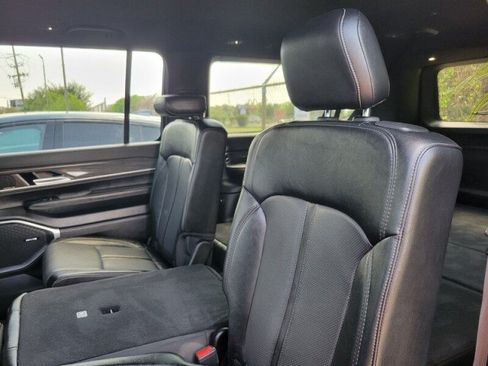 Used 2024 Jeep Wagoneer L Series II RWD image 22