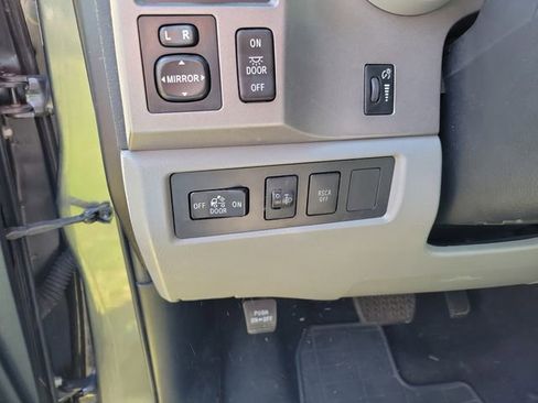 Used 2012 Toyota Tundra 4x4 CrewMax w/ Tow Pkg image 13