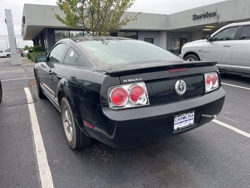 Used 2008 Ford Mustang Coupe RWD image 3