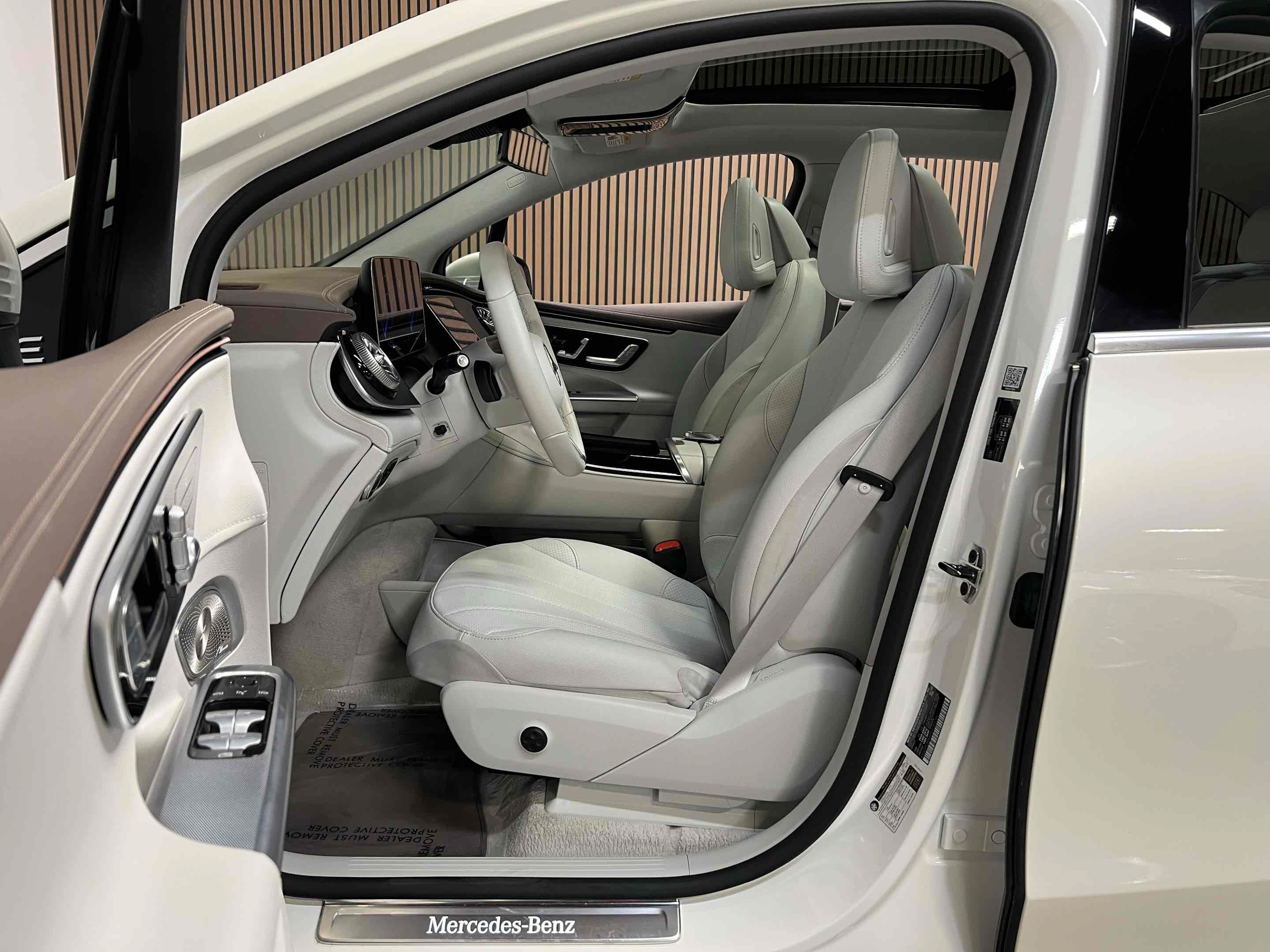 Used 2023 Mercedes-Benz EQE 350+ SUV w/ AMG Line Exterior Package image 4