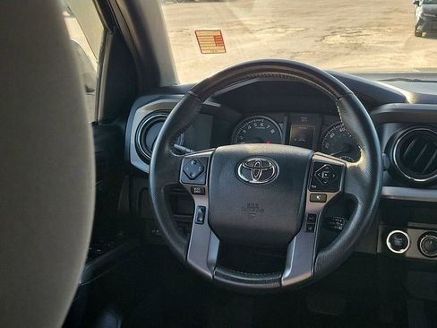 Used 2019 Toyota Tacoma TRD Off-Road image 25