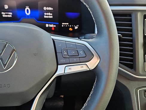 Used 2022 Volkswagen Atlas Cross Sport SE image 17