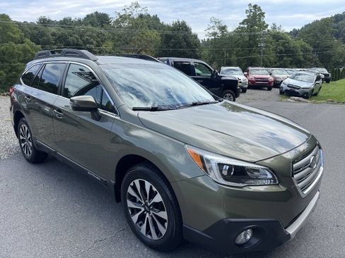 Used 2016 Subaru Outback 2.5i Limited AWD/4WD image 5