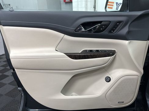 Used 2020 GMC Acadia Denali w/ LPO, Floor Liner Package AWD/4WD image 19