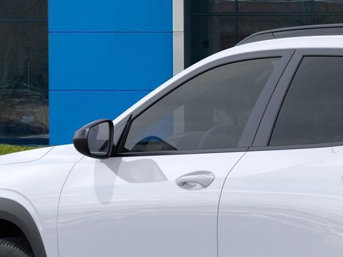 New 2026 Chevrolet Trax LT w/ Driver Confidence Package FWD image 18