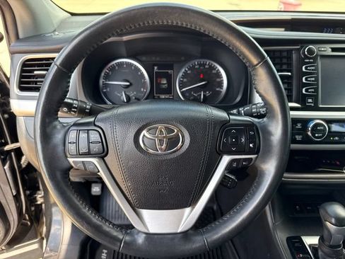 Certified 2019 Toyota Highlander Limited Platinum AWD/4WD image 11