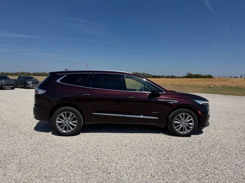 Used 2023 Buick Enclave Avenir FWD image 2