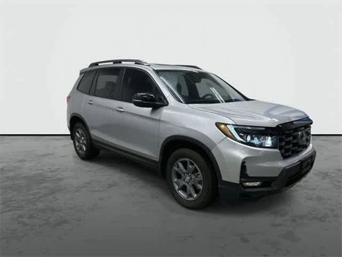 Certified 2025 Honda Passport TrailSport image 5