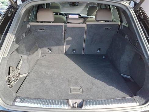 Used 2025 Audi Q5 Premium w/ Convenience Package image 8